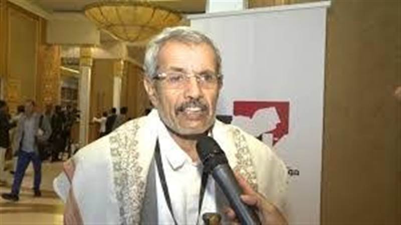 بعد ضغوط حوثية لتنصيبه رئيسًا للمؤتمر.. حسين حازب يتوعد بإجراءات حاسمة ويقول: قريبًا سنضع النقاط على الحروف