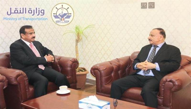 وزير النقل يعلن موعد أول رحلة دولية من مطار عتق ويهنئ شبوة بتشغيل محطة الطاقة الشمسية