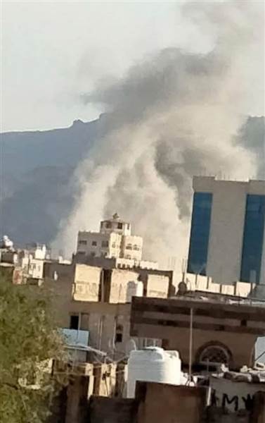 وزير حوثي بارز يُصاب بجروح خطيرة في قصف جوي على صنعاء
