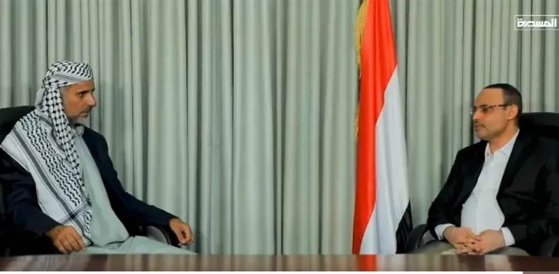 الحكومة الحوثية الجديدة تبدأ أول خطواتها بصرف مرتبات الموظفين وتستجدي الدعم من المواطنين