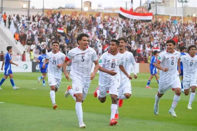 الوزير نايف البكري يعلن مكافأة مليون ريال يمني لكل لاعب في المنتخب