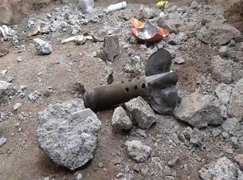 مليشيا الحوثي تقصف قرية في تعز وتصيب طفلاً وتثير الذعر بين السكان