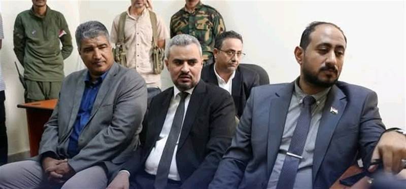 وعلى عينك يا شرعية ..الانتقالي يقتحم مكتب نائب وزير الإعلام في عدن بقرار من الزبيدي ويعين العاقل