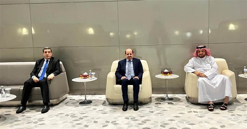 وزير الخارجية  يصل الدوحة للمشاركة في اجتماع تحضيري للقمة العربية الإسلامية الطارئة