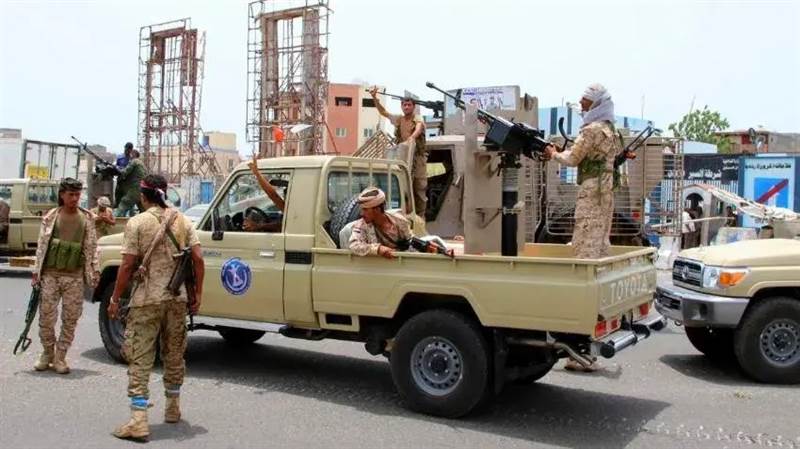 منظمات حقوقية تندد باقتحام مكتب نائب وزير الإعلام في عدن وتسليمه بالقوة