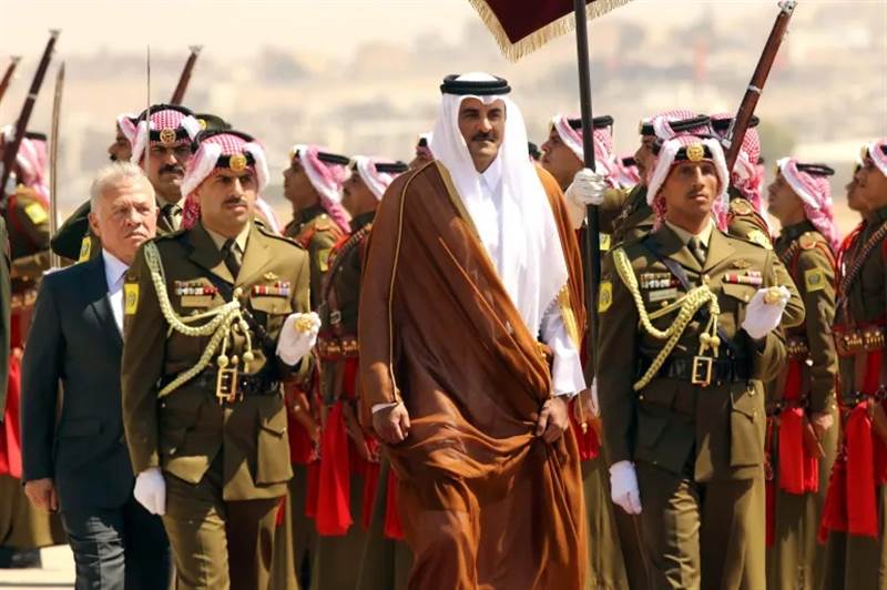 أمير قطر وملك الأردن يبحثان جهود وقف إطلاق النار بغزة