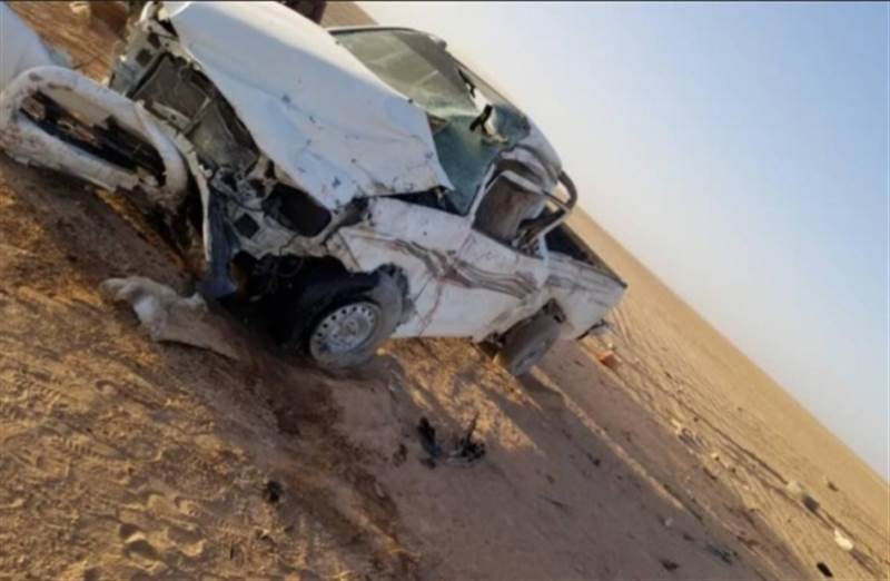فاجعة في الجوف.. مصرع أربعة من أسرة واحدة بحادث مروّع في الطريق الصحراوي