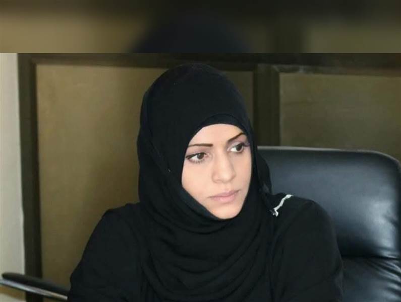نجت من محاولة اغتيال.. من هي إيلان عبد الحق التي تولت القيام بأعمال مدير صندوق النظافة خلفًا للمشهري؟