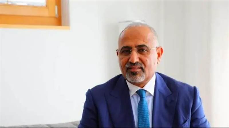 الزبيدي يلوّح بالانفصال والتطبيع وتاريخه الدموي في عدن يلاحقه