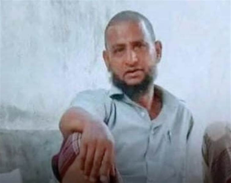 بعد رفضه تدريس ملازم السيد.. مليشيات الحوثي تخفي معلماً منذ أكثر من اسبوع