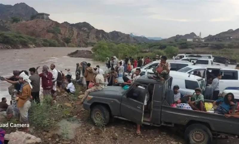 سيول لحج تبتلع سائقًا وتقطع طرقًا بين المحافظات بعد أمطار غزيرة