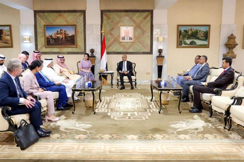 الرباعية + فرنسا ترحب برؤية رئيس الوزراء لتحقيق الاستقرار وتعزيز حضور الحكومة في عدن