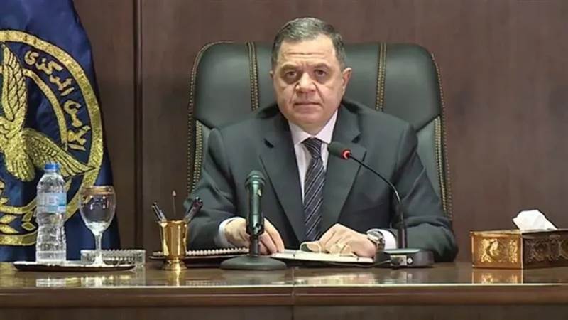 مصر تُبعد مقيماً يمنياً "لأسباب تتعلق بالصالح العام"