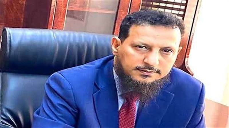قيادي في الإنتقالي : المجلس الانتقالي قادر على كبح الفساد واستعادة الزخم لخدمة المواطنين.. ولكن !!
