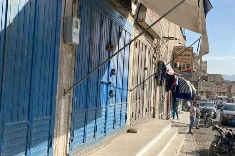 انهيار وشيك في سوق الملابس بصنعاء.. جبايات الحوثيين تخنق نصف مليون عامل وتغلق مئات المحال