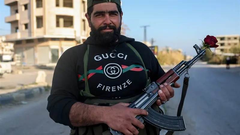 سوريا تعلن اعتقال "أخطر مجرمي الحرب".. مقترح استخدام البراميل المتفجرة