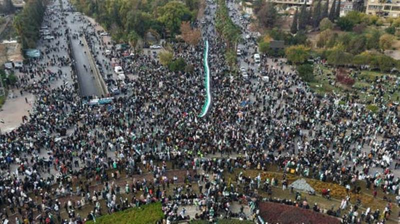 احتفالات واسعة تعمّ المدن السورية بعد تصويت الكونغرس على إلغاء قانون قيصر