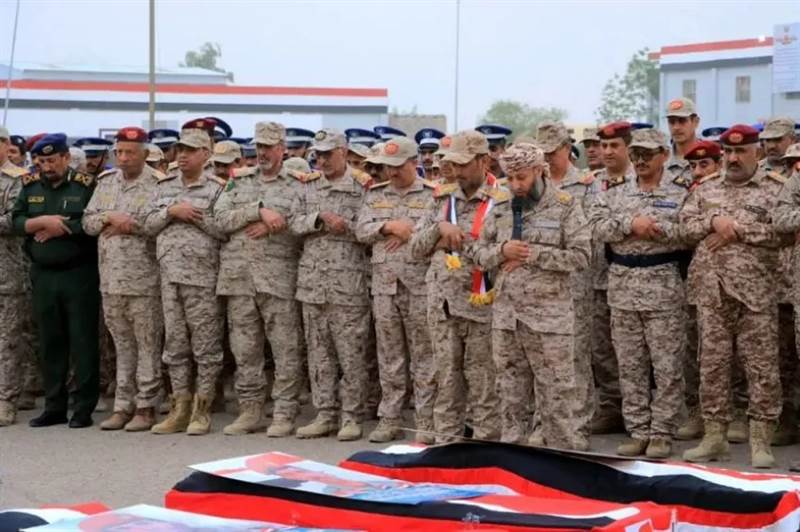 تشييع رسمي وشعبي لشهداء المنطقة العسكرية الأولى في مأرب عقب اعتداءات ميليشيا المجلس الانتقالي بحضرموت ( فيديو)