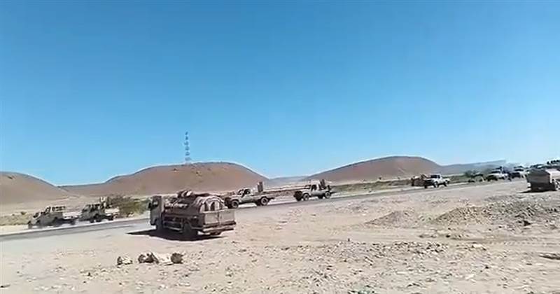 تحولات دراماتيكية ..قوات «درع الوطن» تسيطر على خشم العين في حضرموت وانسحاب مفاجئ لقوات العمالقة (فيديو)