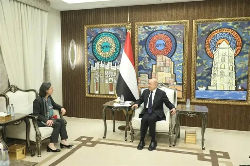 أقوى تصريح له ضد الإنتقالي ..العليمي: وحدة اليمن خط أحمر وتحركات الانتقالي خارج الشرعية تهدد الأمن الإقليمي