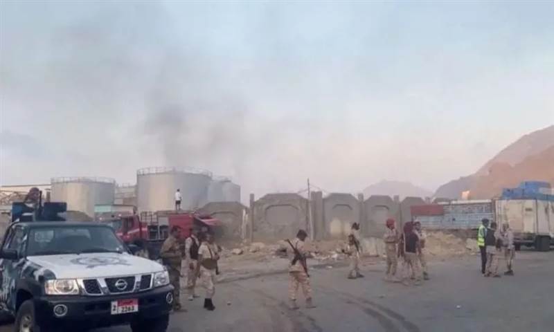 تحركات ليلية وإتلاف وثائق حساسة.. القوات الإماراتية تستعد لمغادرة المكلا والانتقالي يعيد الانتشار في وادي حضرموت