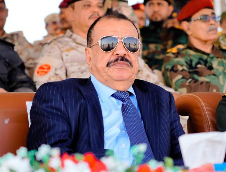 بن بريك يدعو إلى التعبئة العامة في حضرموت ويطالب بدعم قوات الانتقالي في مواجهة ما وصفه بـ«التهديدات القادمة»