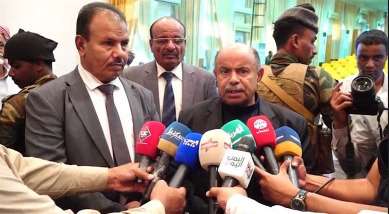 محافظ حضرموت يتفقد وادي حضرموت بعد استلام المواقع الأمنية ويعلن تدشين مرحلة جديدة من الأمن والاستقرار