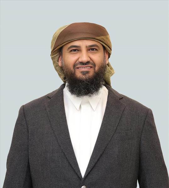 عاجل : تطورات متسارعة ..قيادي كبير في الانتقالي يغادر عدن الى السعودية