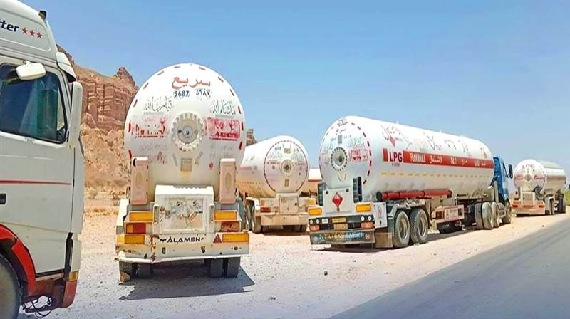 الشركة اليمنية للغاز تضخ 406 مقطورة إلى عدن والمحافظات المحررة لإنهاء أزمة الغاز