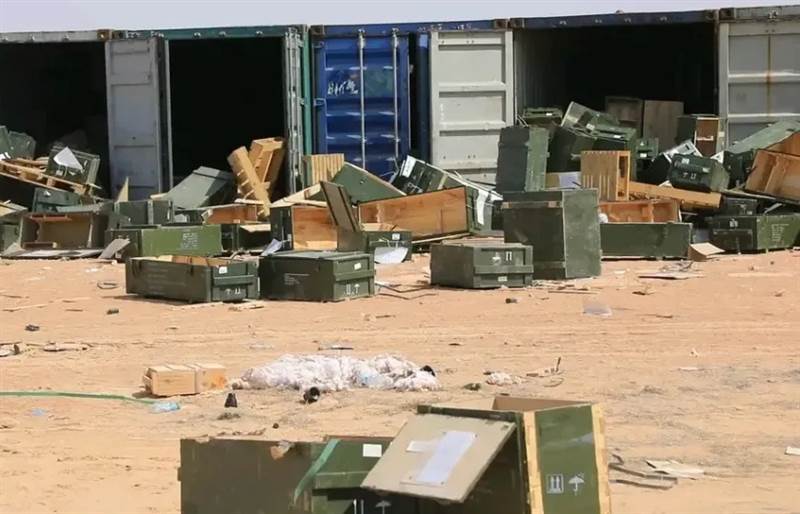 الإمارات تنفي اتهامات الحكومة اليمنية بشأن مخازن أسلحة وسجون سرية في مطار الريان وتؤكد انسحابها الكامل من اليمن