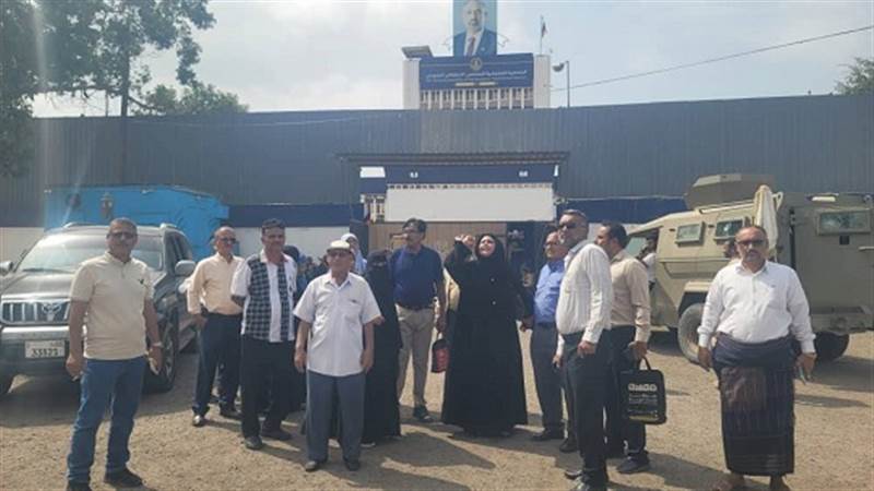 قوات العمالقة تنفي منع أعضاء جمعية الانتقالي من دخول مقرها في عدن