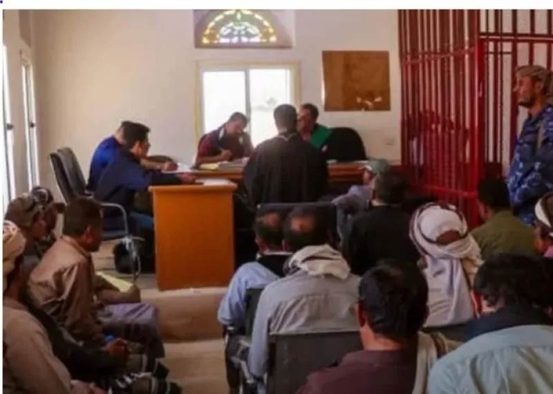 المحكمة العسكرية بشبوة تصدر حكماً بالإعدام بحق جندي وتدين متهمين في قضيتي اختلاس وإخفاء عتاد