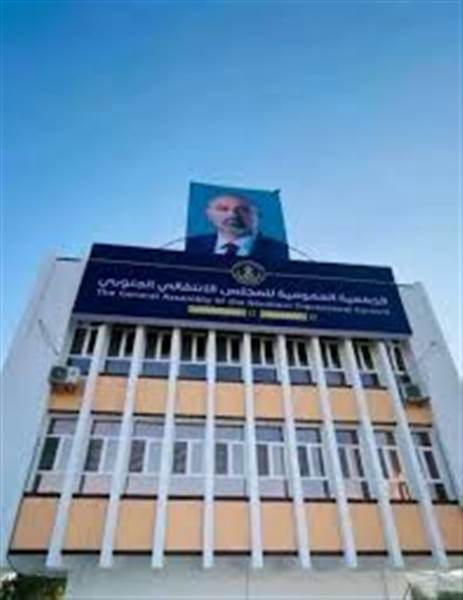 الانتقالي يختبر صبر الدولة..بيان استفزازي يطالب بعودة الزبيدي ويتجاهل ملفات الدم والانتهاكات