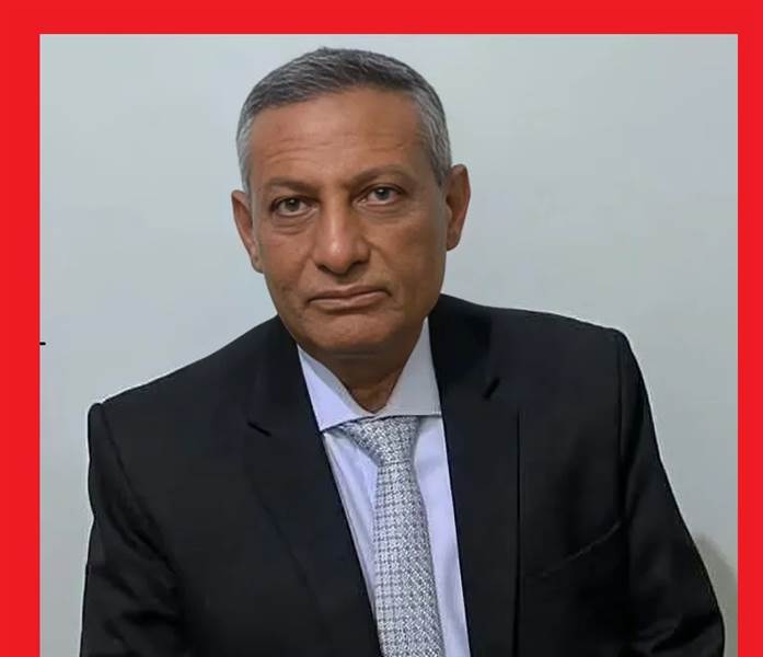 غياب وزير التعليم العالي أمين القدسي عن أداء اليمين يثير أزمة داخل التنظيم الناصري