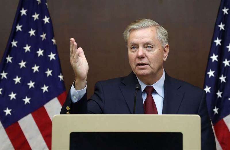 سيناتوريهاجم مصر وتركيا وقطر: دعم بقاء نظام إيران وهمٌ يتعارض مع الأخلاق ومصالح أمريكا