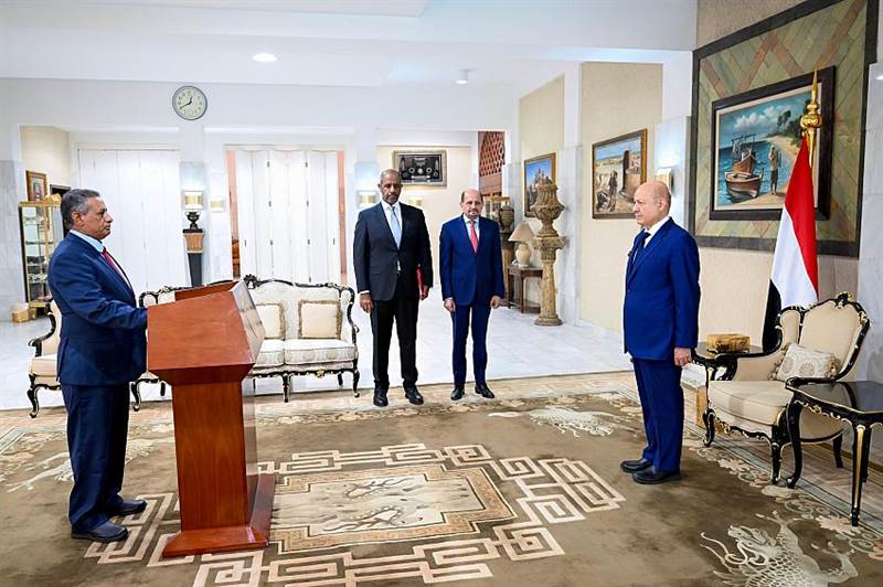 القدسي يؤدي اليمين وزيراً للتعليم العالي… والعليمي يوجه بإصلاح شامل لمنظومة الابتعاث والبحث العلمي