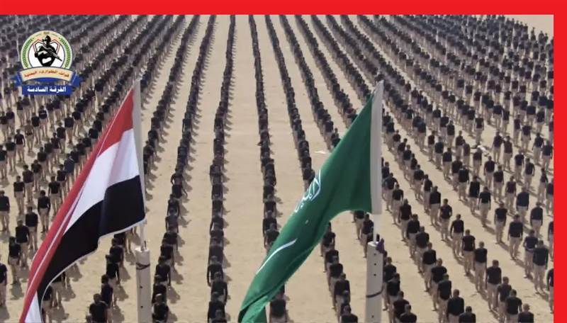 "الوعد مران واللقاء صنعاء" الفرقة السادسة لقوات الطوارئ تحتفل بتخرج دفعة جديدة في أكبر عرض عسكري منذ 15 عاماً