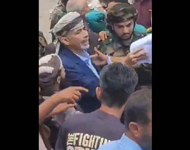 الصبيحي يلتقي جنوداً محتجين أمام قصر معاشيق بعدن (فيديو)