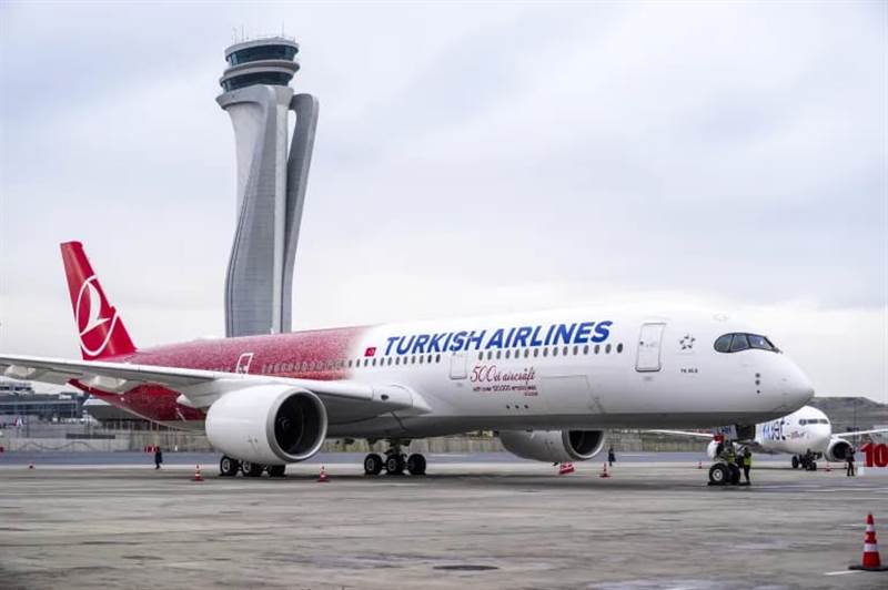 "التركية" تحتفل في سماء اسطنبول بطائراتها الــ 500