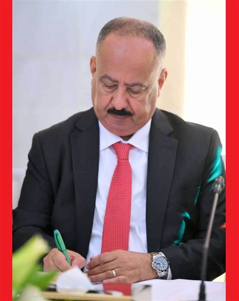 قرار عاجل لضبط الأسعار.. وزير النقل يشكّل لجنة لمراجعة تذاكر الطيران وتوحيدها في اليمن