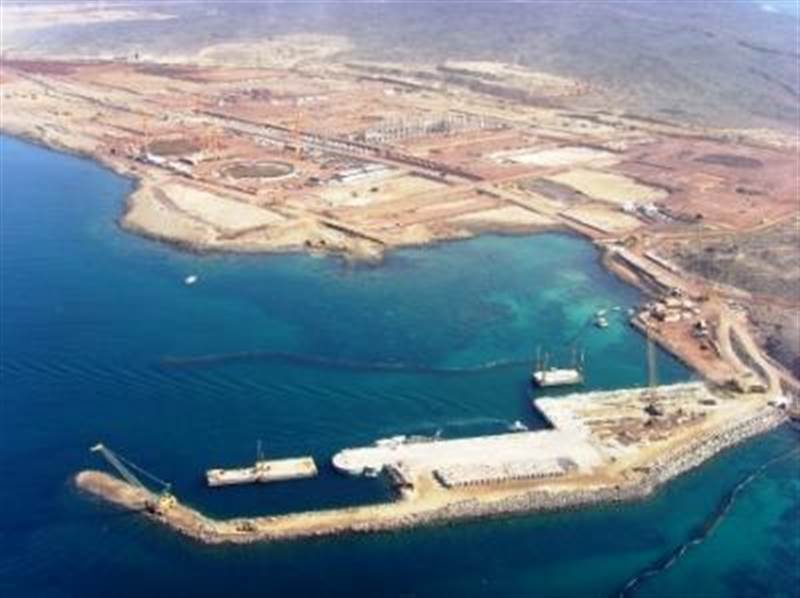 تحركات رئاسية لإحياء “بلحاف”.. اليمن يفتح ملف الغاز مجدداً في لحظة اضطراب عالمي للطاقة