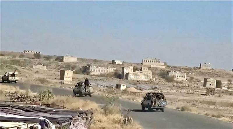 مليشيا الحوثي تحاصر حيًا سكنيًا في رداع بالقناصة والتعزيزات.. غضب شعبي بعد جرائم قتل هزّت البيضاء