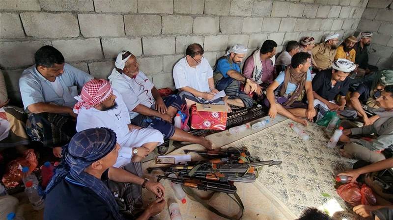 مشايخ الوازعية يمهلون قوات طارق صالح 72 ساعة لتسليم المتورطين بمقتل شاب في هجوم بمسيّرة