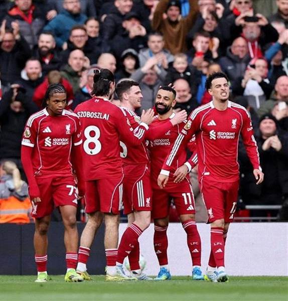 ليفربول يستعيد توازنه بثنائية أمام فولهام.. وصراع محتدم على المراكز الأوروبية