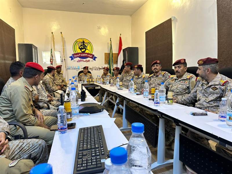 وزير الدفاع يتفقد جاهزية الفرقة الأولى طوارئ ويشيد بمستوى الأداء والانضباط