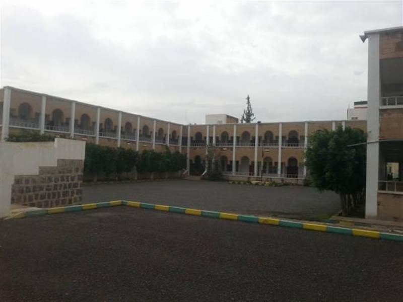ليست الأولى ...تغيير اسم مدرسة في صنعاء يثير غضبًا طلابيًا.. انتقادات لمحاولات “طمس الهوية التعليمية”