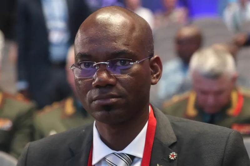 مقتل وزير الدفاع المالي في هجوم انتحاري يهز باماكو