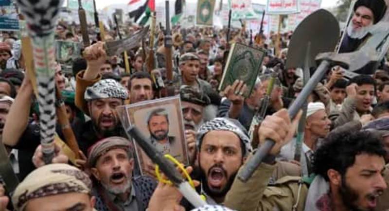 الحوثيون يوقفون “إعاشة” أبناء قتلاهم لإجبارهم على الالتحاق بالمراكز الطائفية