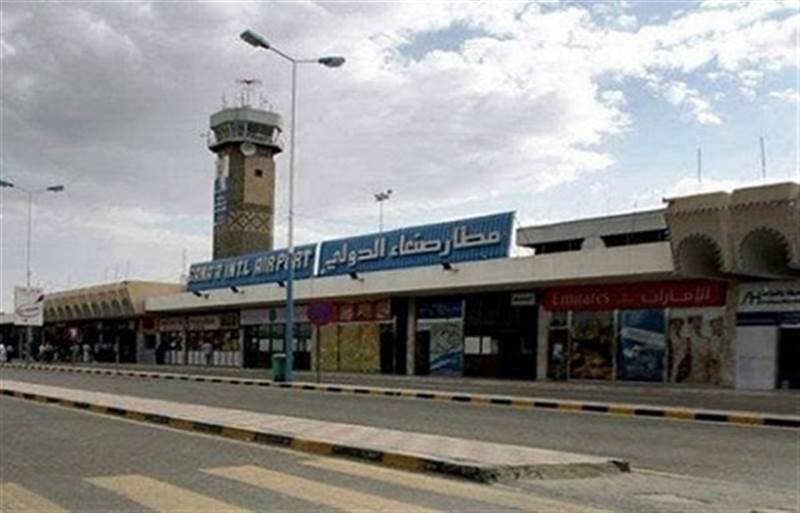 الحكومة تتهم الحوثيين باحتجاز طائرة للصليب الأحمر في صنعاء