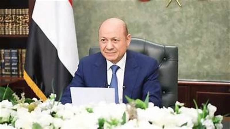 العليمي يترأس اجتماعًا موسعًا لقيادات الدولة: حماية السيادة أولوية وترحيب بالمبادرة الأردنية لتخفيف معاناة اليمنيين